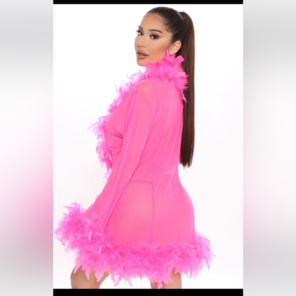 🚨FEATHER MESH ROBE 🚨 - Picture 3 of 4